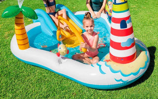 Organiseer een mini poolparty in je tuin voor een geslaagd kinderfeestje